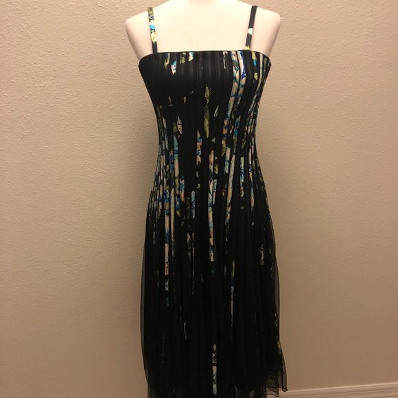 Price Drop!! Gorgeous Full-Skirt Calf Length Dress - Picture 4 of 10